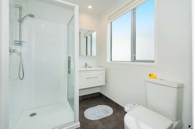 304b/160 Hobsonville Point Road Hobsonville_1