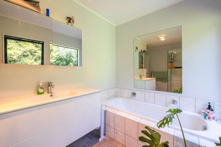 72 Waiheke Road Waiheke Island_19