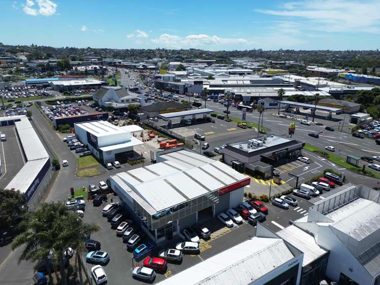 7-11 Hillside Road Wairau Valley_13