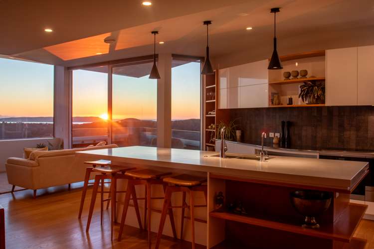 10 Seascape View Paremata_5