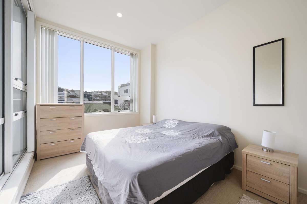 205/107 Thorndon Quay_2