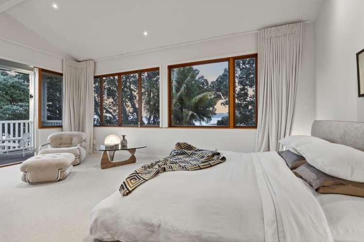 16 Joan Street Point Chevalier_13