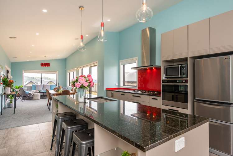 16 Red Beech Avenue Woodridge_8