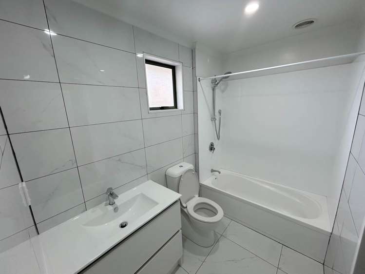 2/14A Keeling Road Henderson_12