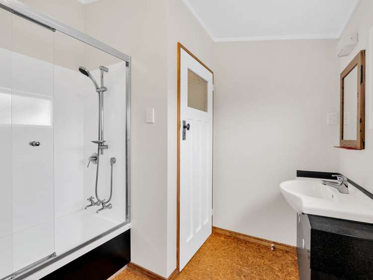 27 Moore Avenue Tawhero_23