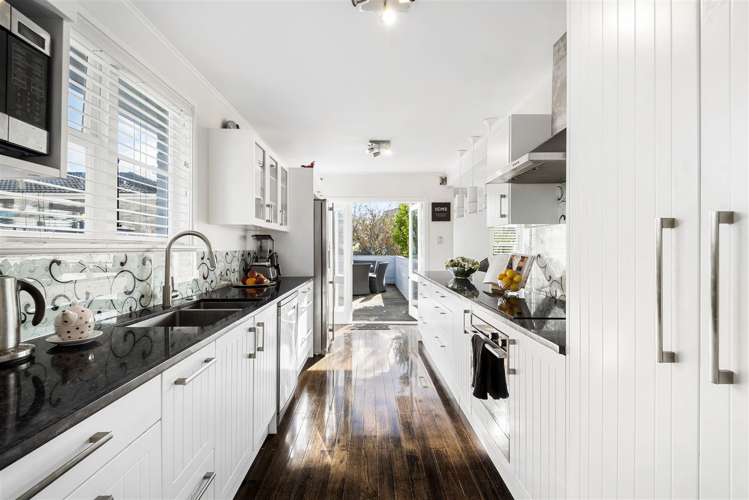 83 Onewa Road Northcote_7