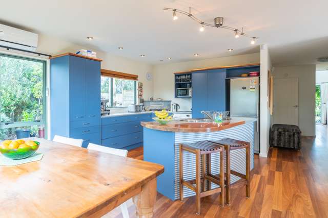 166 Field Way Waikanae Beach_4