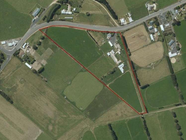 461 Centre Road Momona_9