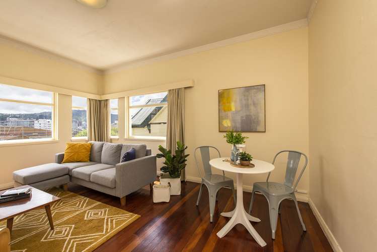 2/2 Hawker Street Mount Victoria_2