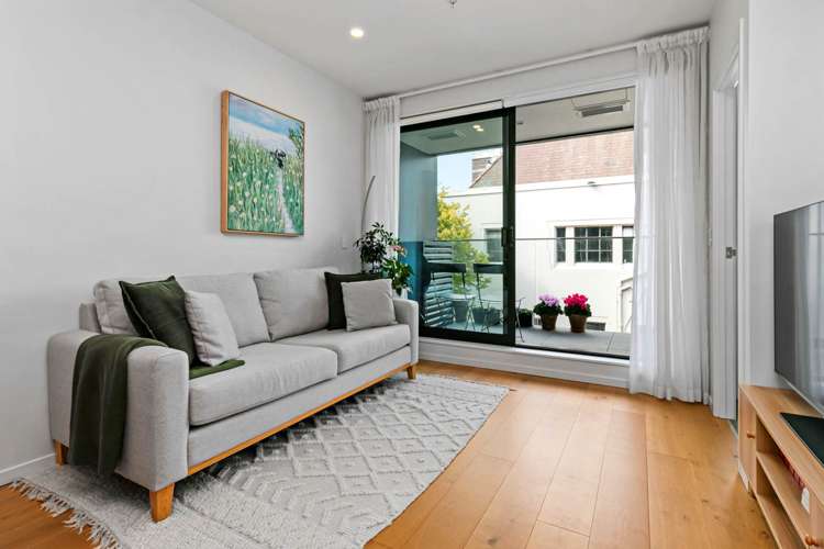 218/9 Madeira Lane Grafton_5