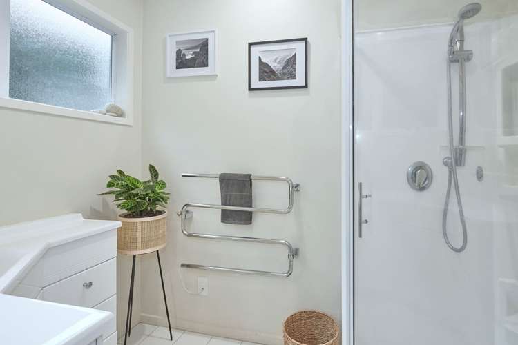 27 Coroglen Avenue Birkenhead_11