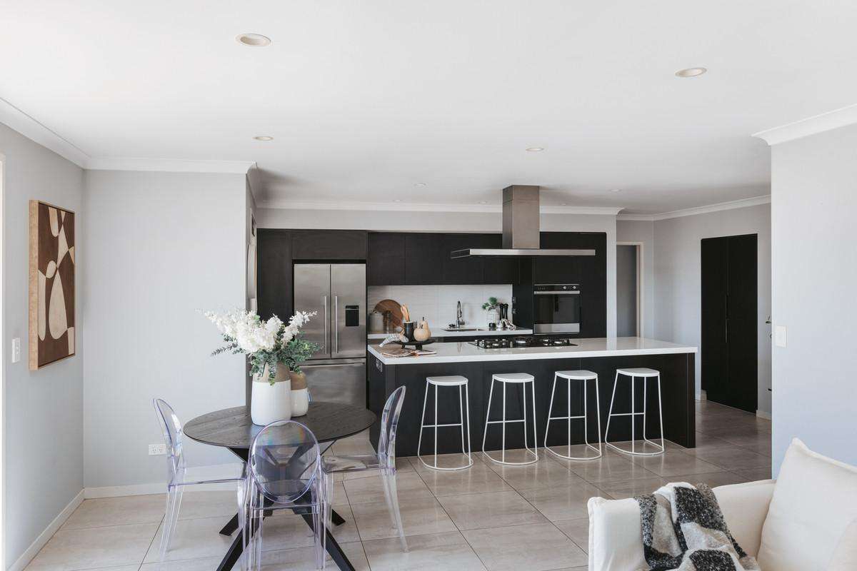 266 Lakes Boulevard_5