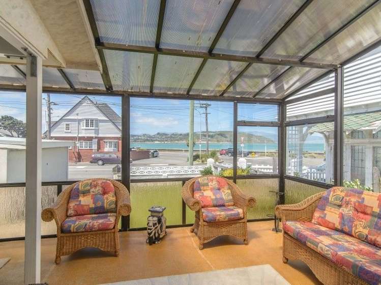 210 Queens Drive Lyall Bay_5