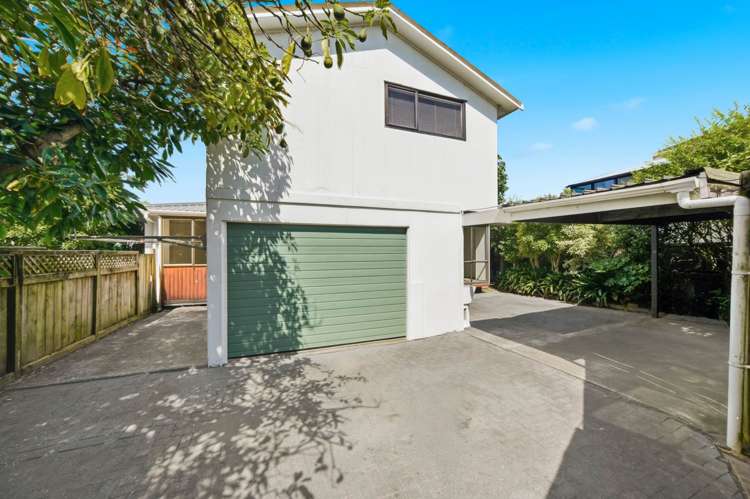 96 & 96A Queen Street Northcote Point_12