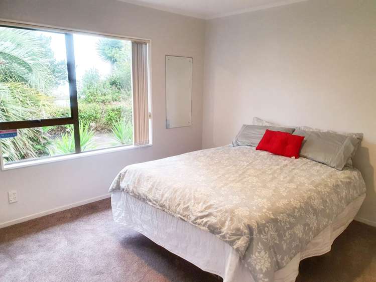 65 Saint Annes Crescent Wattle Downs_16