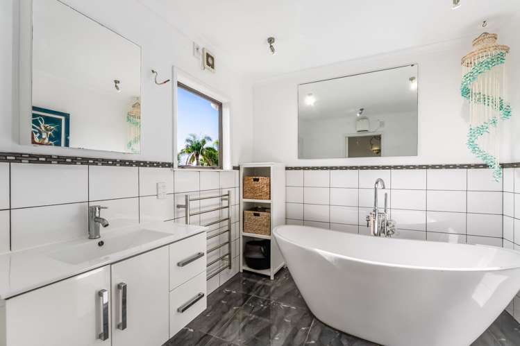 1/1 Sharon Road Browns Bay_20