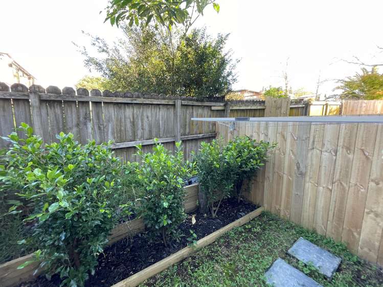 8/7 Broadview Place Howick_8