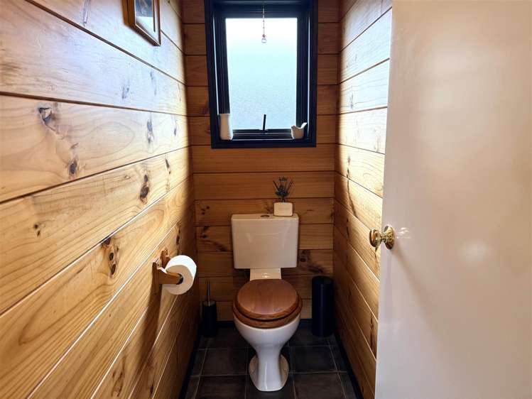 2 Jamieson Road Karoro_28