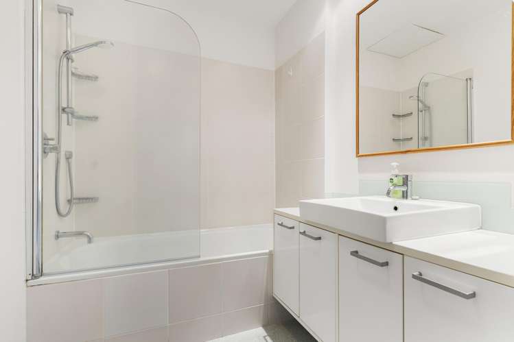 102/45 Stanley Point Road Devonport_11