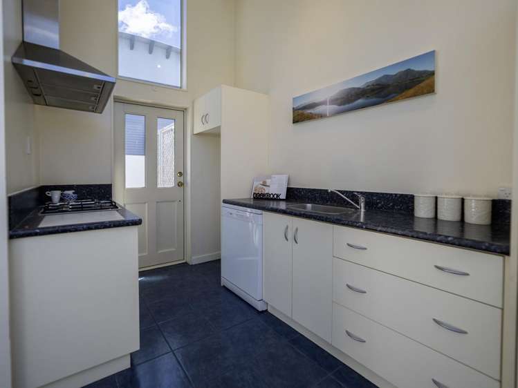 3B & C Strawberry Lane_5