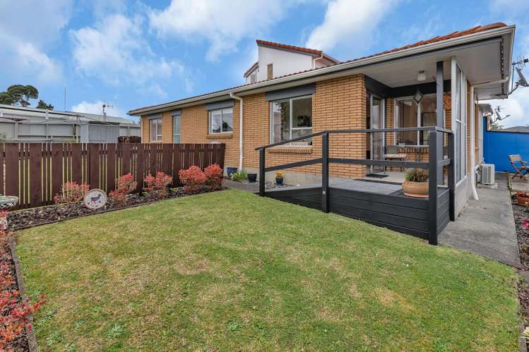 2/16 Cypress Gardens Place_0