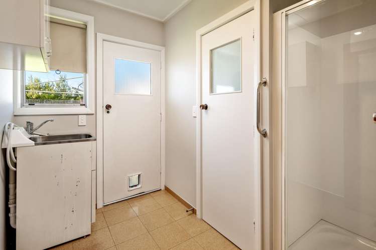 18 Newbourne Crescent Redwoodtown_15
