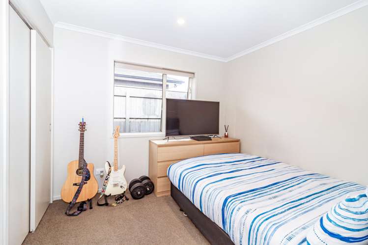 15 Magnolia Crescent Tawhero_13