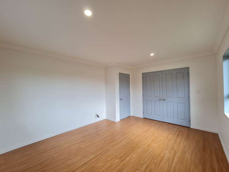 Arrowsmith Drive Flat Bush_11