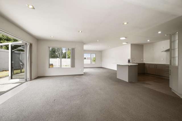 8 Owhatiura Drive Lynmore_3
