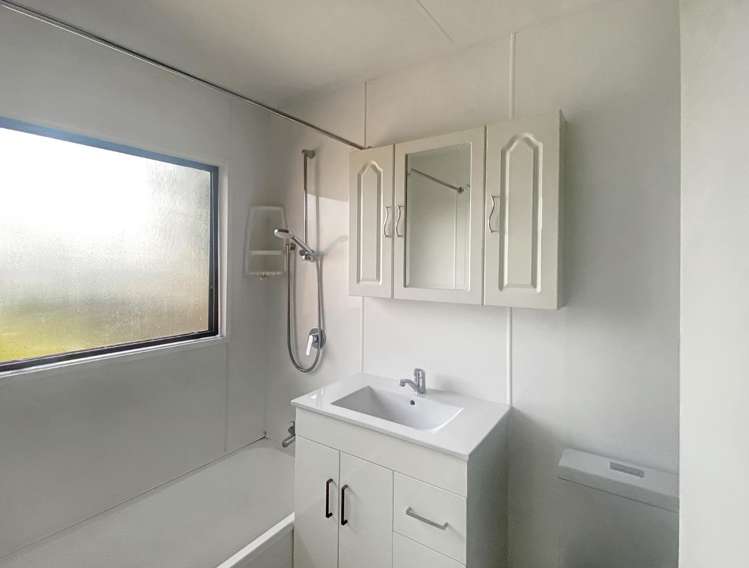 8 Wisely Place 10767_5