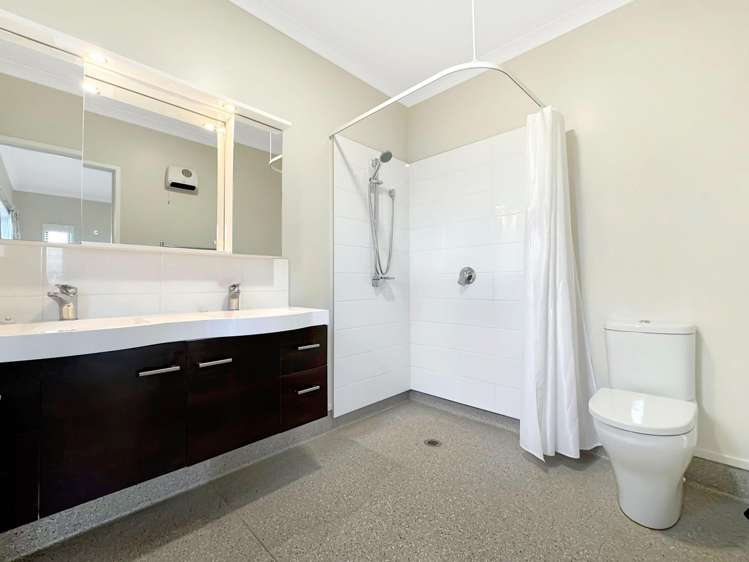 49 Napier Dr Wigram_12