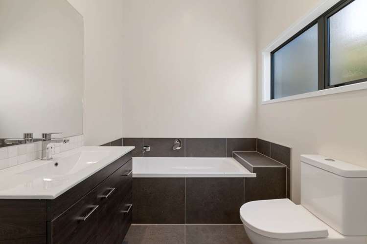 17 Barcliff Terrace Gulf Harbour_12