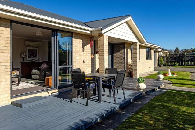 Immaculate Retirement Living - Priced to Sell