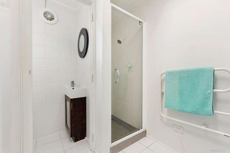 6/2a Seascape Road Remuera_16