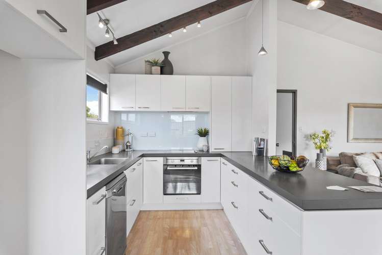 2/10 Pierce Road Milford_8