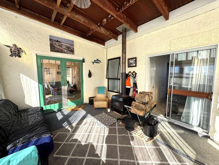 8 Kowhai Street Kaka Point_16