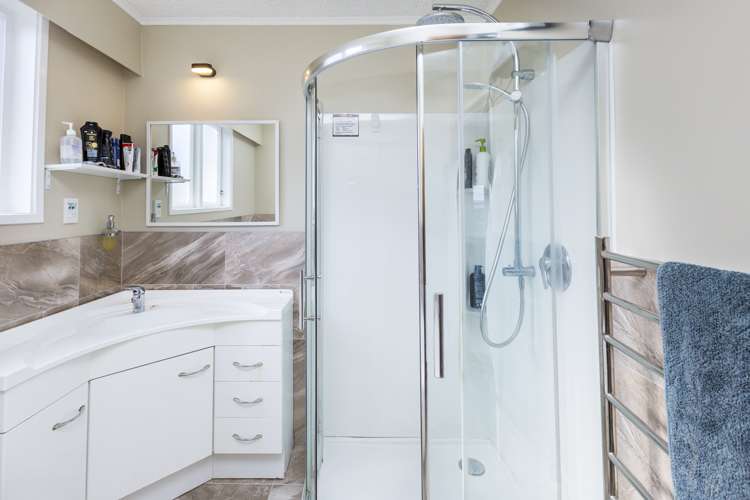 19 Sunnyview Drive Brown Owl_12