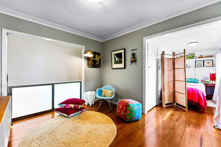 27 Domain Crescent Muriwai Beach_16