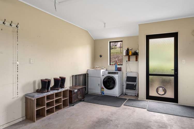 128 and 128a Ross Road Hira_18