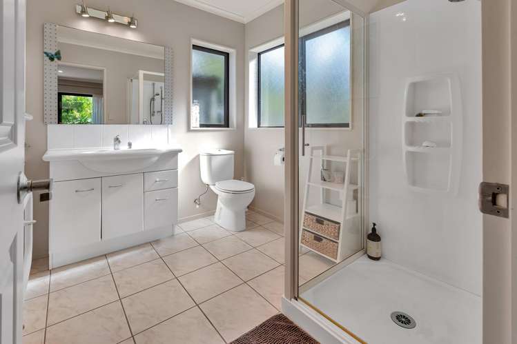 55 Pyle Road West One Tree Point_12