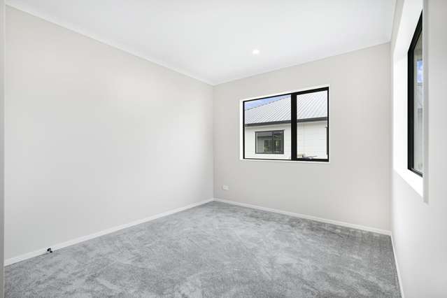2/10 Michael Avenue Dinsdale_4