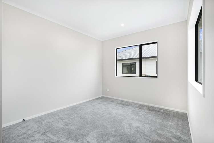 2/10 Michael Avenue_5