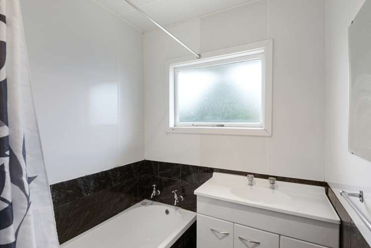 101 Carisbrooke Street Aranui_8