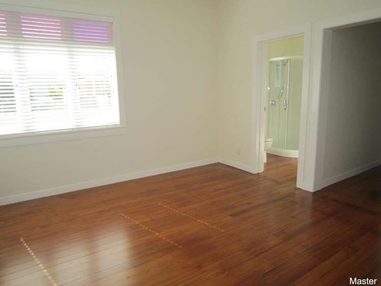 119 Titirangi Road New Lynn_9