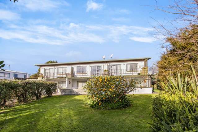 Peaceful, Sunny Unit in Prime Sandringham Location