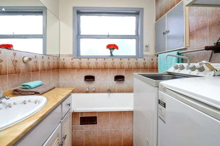 56 Huia Road Titirangi_13