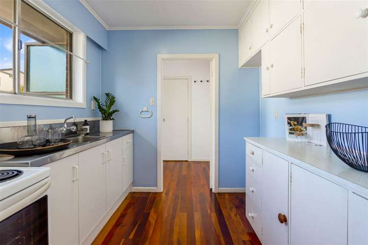 2/61 Royal View Road Te Atatu South_15