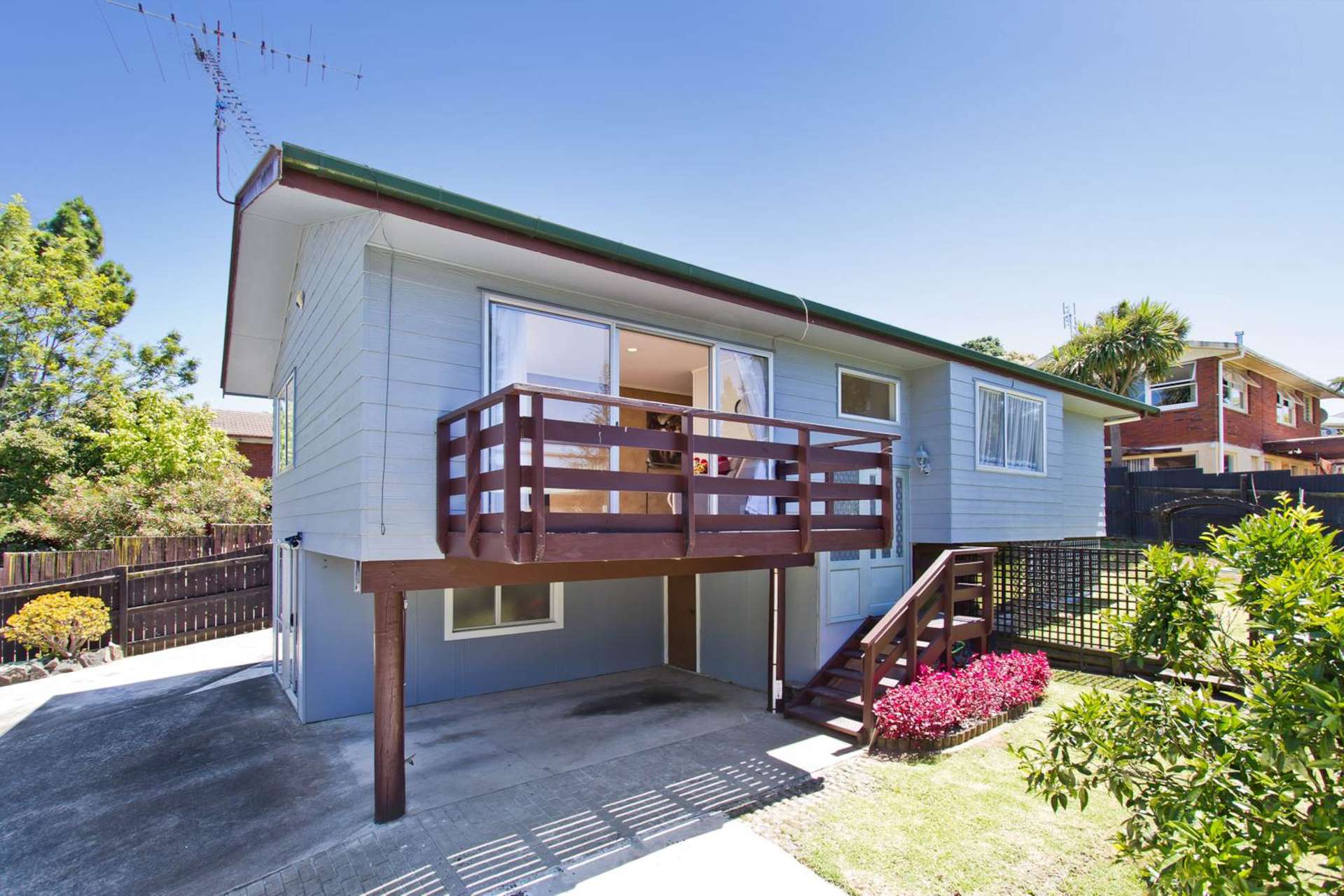 2/159 Gossamer Drive Pakuranga Heights_0