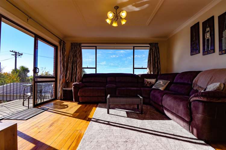 10 Eversley Street Waimataitai_16