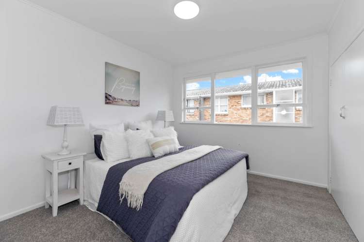 2/295A Blockhouse Bay Road Avondale_13